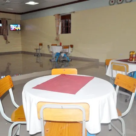 Hotel Tasha Lira